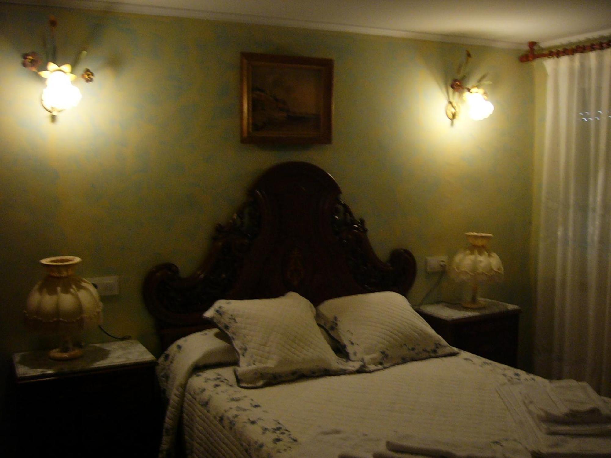 Отель Casa Victoria Сируэнья Экстерьер фото